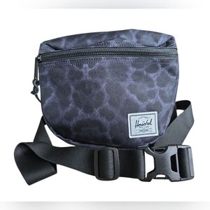 NWOT Herschel Settlement Hip Pack - 2L leopard print, black & gray